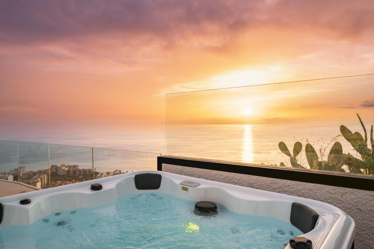 Sky Villa By An Island Apart ฟุงชาล ภายนอก รูปภาพ